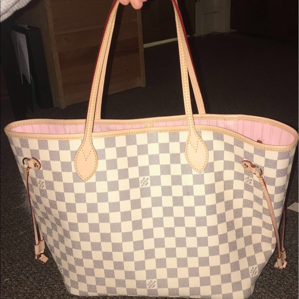 Louis Vuitton Neverful mm + pouchette